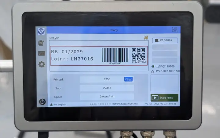 Besturing van de TIJ-codeerprinter met touchscreen, printvoorbeeld met barcode en QR-code