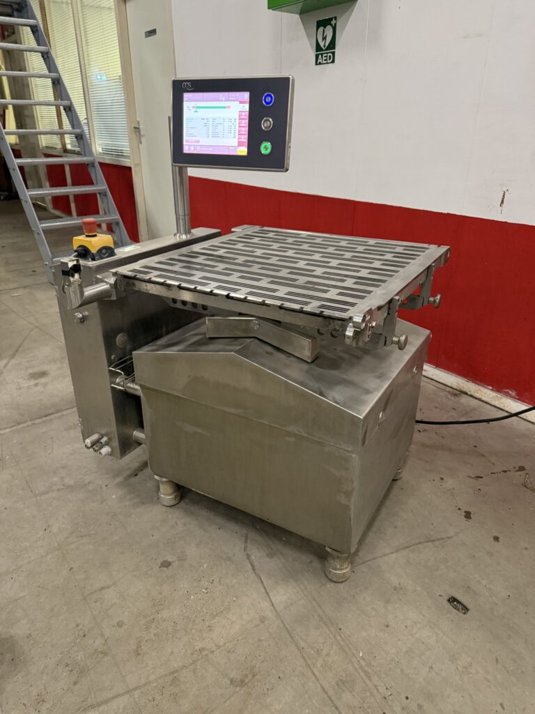 Checkweigher with roller conveyor – photo 2