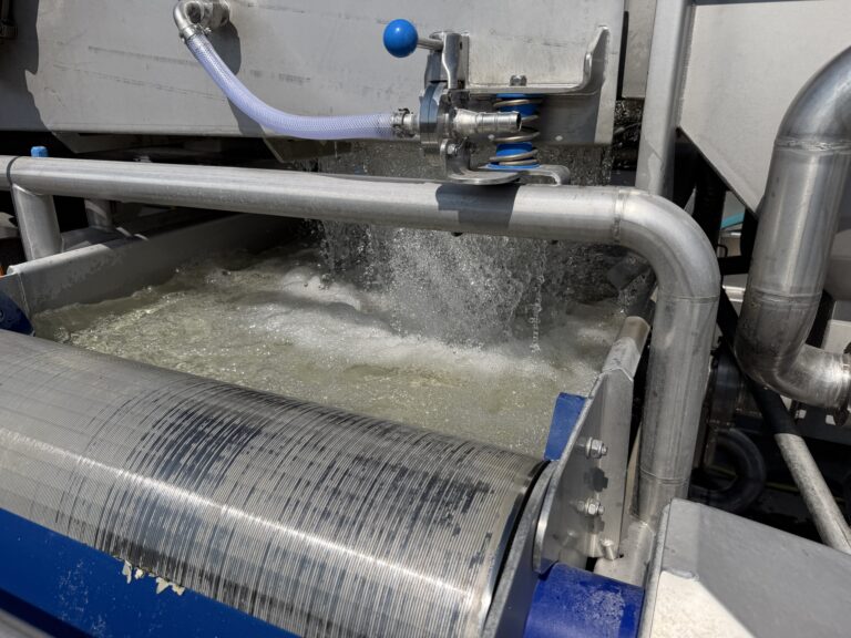 Ontwateringsrol en spuitboom van de Eillert Double Wash 20