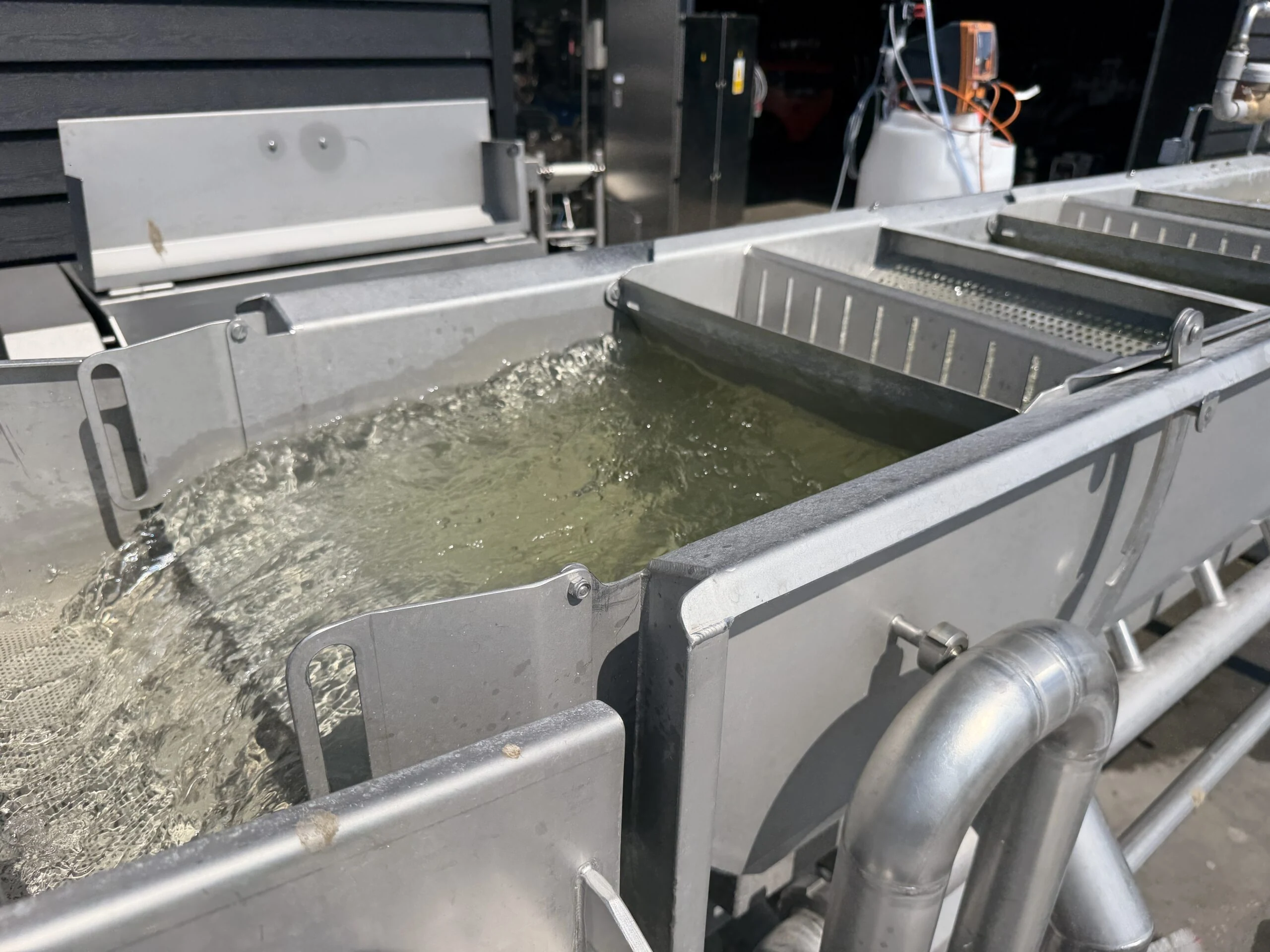 Wasbak van de Eillert Double Wash 20 met bewegend waterbad