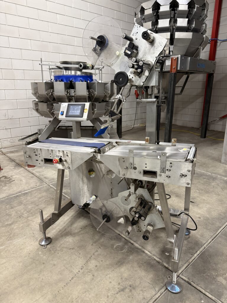 Etiketteermachine voor boven- en onderetiket – foto 1