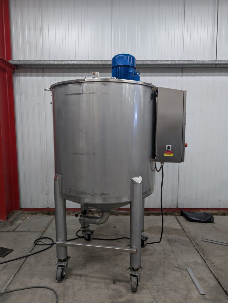 Parema mixing tank with agitator – photo 1