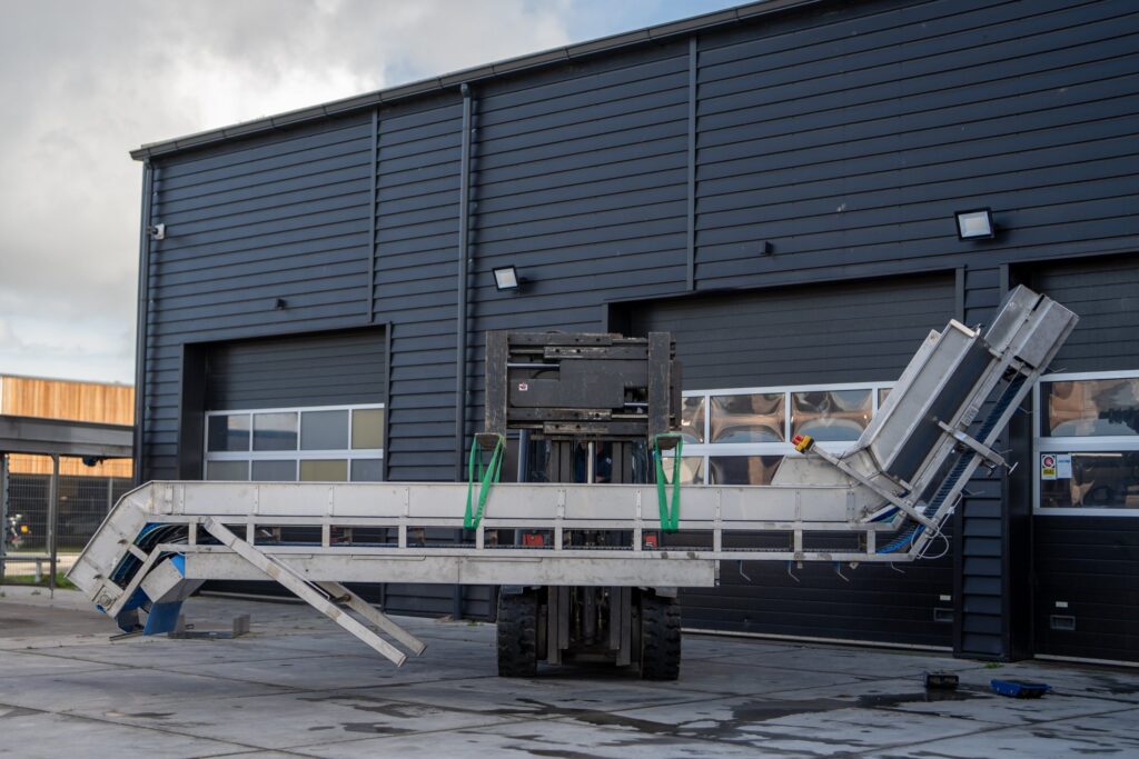 Transport van machines door STC Food Solutions