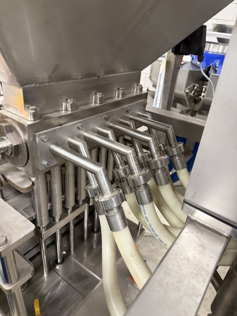 8-head volumetric liquid filler – photo 4